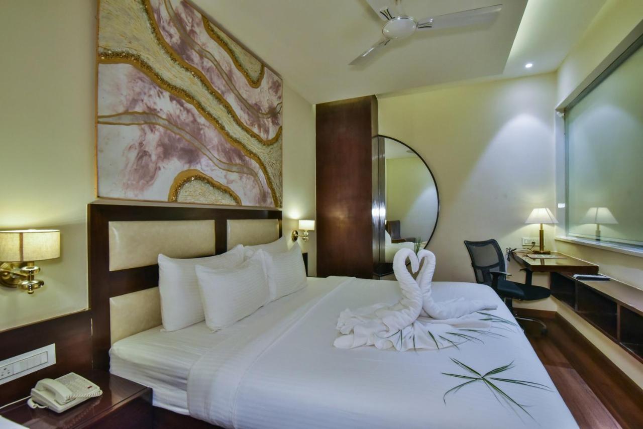 Hotel Br Grand With Nimo Club Amritsar -5 Mint From Golden Temple Eksteriør billede