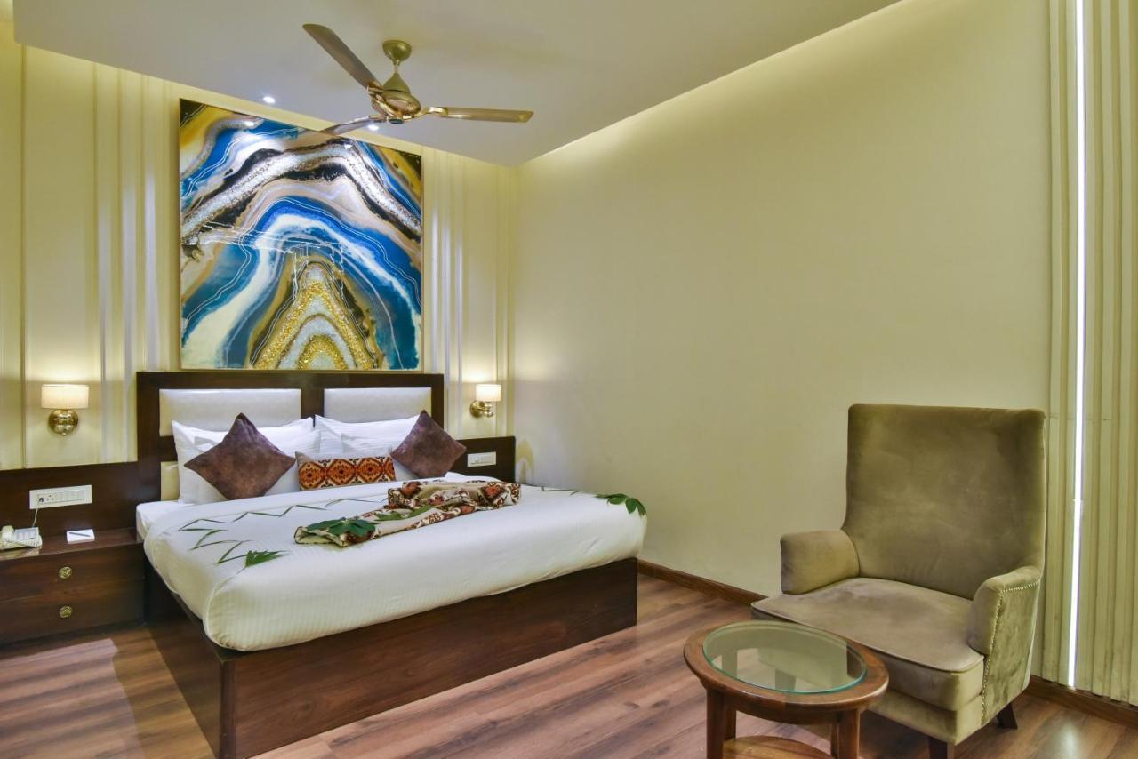 Hotel Br Grand With Nimo Club Amritsar -5 Mint From Golden Temple Eksteriør billede