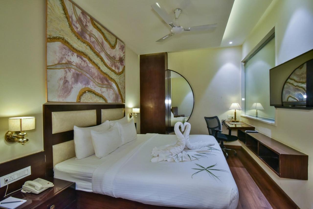 Hotel Br Grand With Nimo Club Amritsar -5 Mint From Golden Temple Eksteriør billede